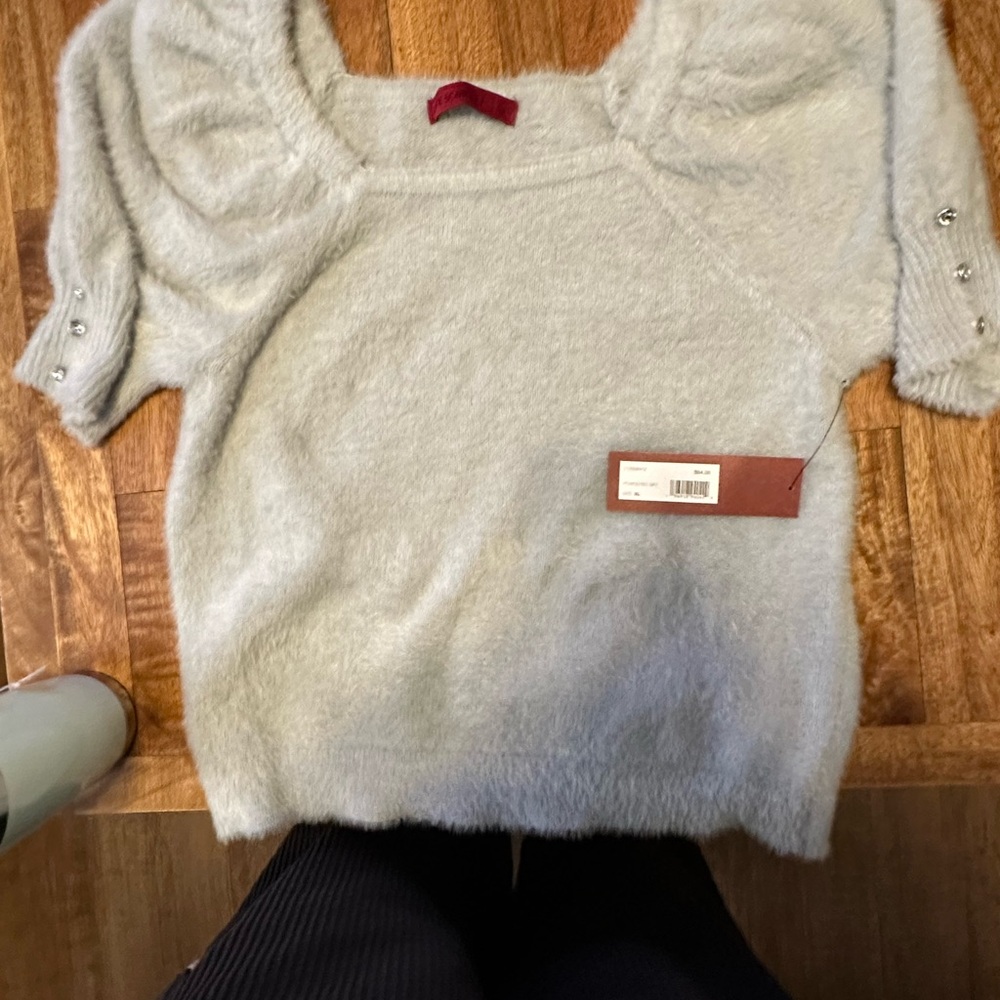 Elegant Women's Light Gray Sweater